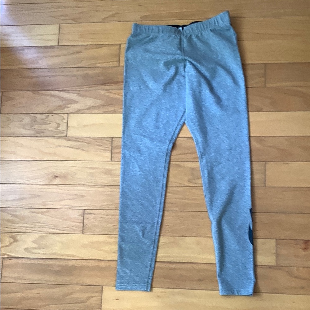 Nike Gray and Black Leggings Athletic Style - Picture 2 of 4